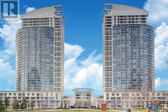property at 36-736 Lee Centre Dr