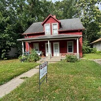 219 N Magnolia Ave in Lansing, MI - Building Photo