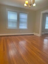 108 N Central Ave, Unit 110 in Quincy, MA - Foto de edificio - Building Photo