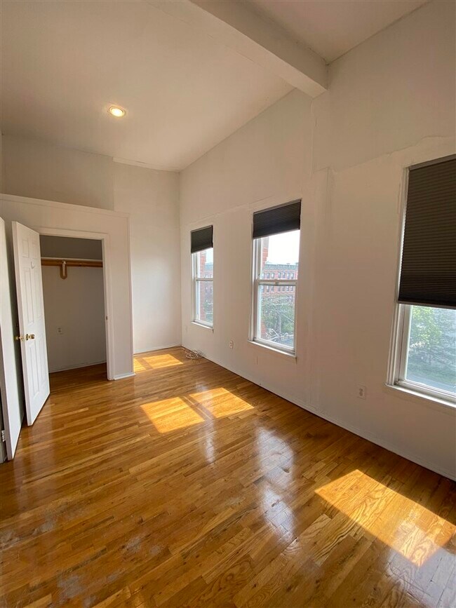 1038 Willow Ave-Unit -5 in Hoboken, NJ - Building Photo - Building Photo