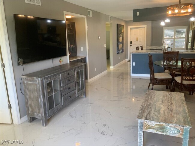 12170 Kelly Sands Way in Ft. Myers, FL - Building Photo - Building Photo