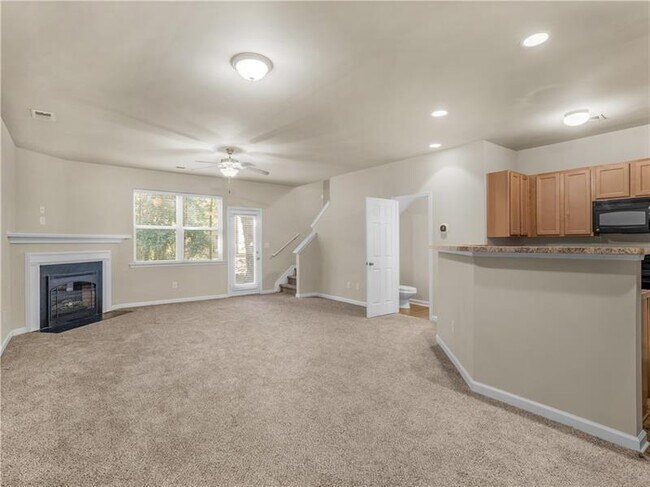 3392 Sable Elm Ct in Atlanta, GA - Building Photo - Building Photo