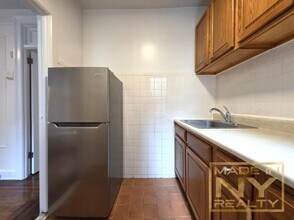 25-21 31st Ave in Queens, NY - Building Photo - Building Photo