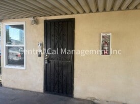 354-358 E Euclid Ave in Shafter, CA - Building Photo