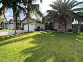 2817 Tapo Ridge Dr in Bakersfield, CA - Building Photo - Building Photo