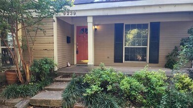 9239 E Lake Highlands Dr in Dallas, TX - Building Photo - Building Photo