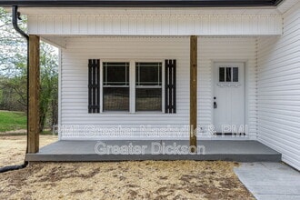 732 Lucas Rd in Dickson, TN - Building Photo - Building Photo