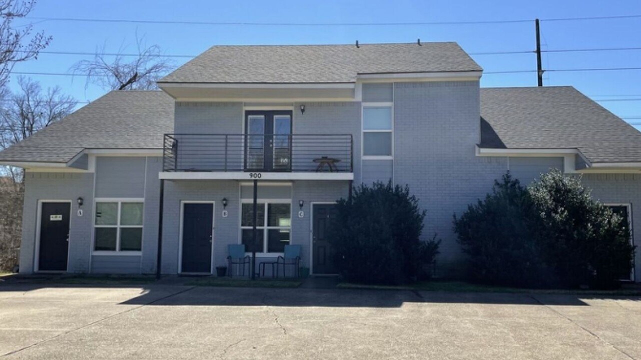 900 Autumn Cir in College Station, TX - Foto de edificio