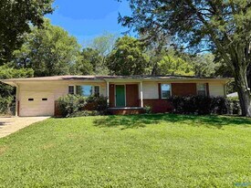 918 Woodall Ln NW in Huntsville, AL - Building Photo