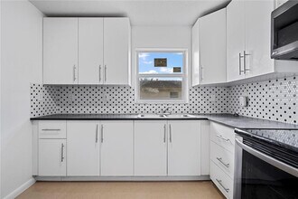 3100 Coral Springs Dr in Coral Springs, FL - Building Photo - Building Photo