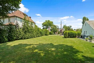 30 Summit St in Eastchester, NY - Building Photo - Building Photo