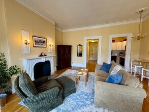 169 Beacon St, Unit 4-1 in Boston, MA - Foto de edificio - Building Photo