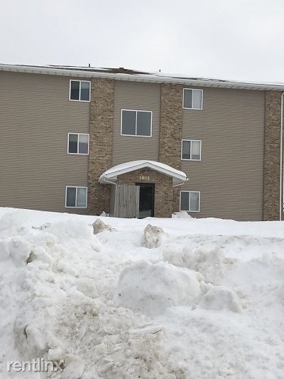 1802 40th St S in Fargo, ND - Building Photo
