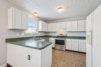 2480 Derhake Rd in Florissant, MO - Building Photo - Building Photo