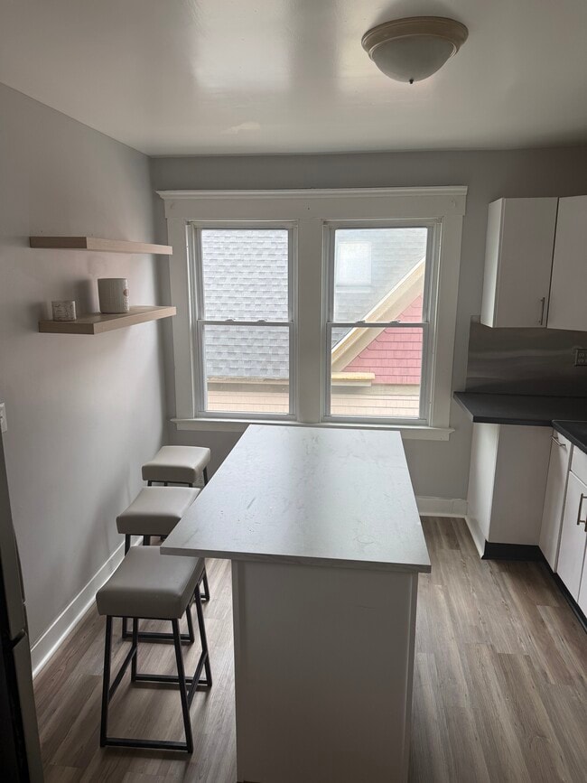 94 Hubinger St, Unit Third Floor in New Haven, CT - Building Photo - Building Photo