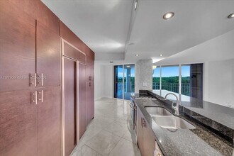 1000 Quayside Ter, Unit # 602 in Miami, FL - Building Photo - Building Photo