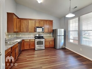 909 Summer Storm Dr in Durham, NC - Foto de edificio - Building Photo