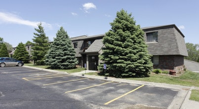 Elkhorn Apartments in Elkhorn, NE - Building Photo - Building Photo