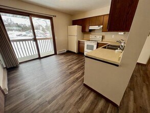 443 Farnham St in Marshall, WI - Building Photo - Building Photo