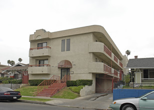 118 S Mariposa Ave in Los Angeles, CA - Building Photo - Building Photo