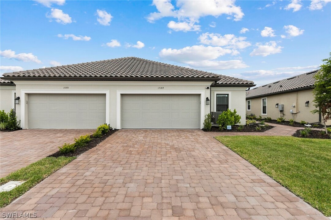 15189 Sacile Ct in Naples, FL - Building Photo