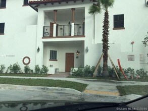 10600 NW 88th St-Unit -1A0 in Doral, FL - Building Photo - Building Photo