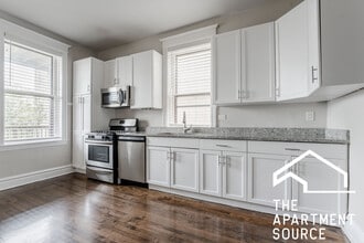 2523 N California Ave, Unit 2 in Chicago, IL - Building Photo - Building Photo