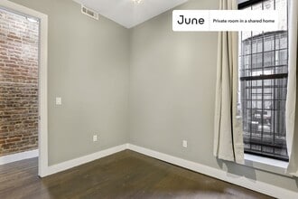 Private bedroom in 4 bed/2 bath Home in New York, NY - Building Photo - Building Photo