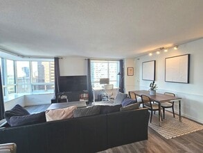 512 N McClurg Ct, Unit 2210 in Chicago, IL - Foto de edificio - Building Photo