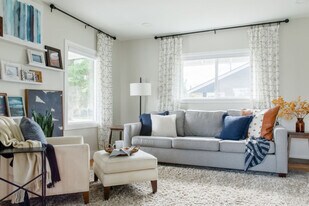 7947 10th Ave SW in Seattle, WA - Building Photo