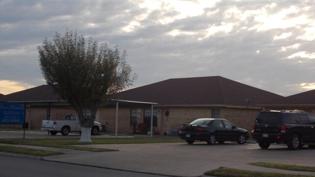 2413 N 32nd St in McAllen, TX - Foto de edificio