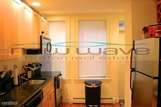 195 Park Dr-Unit -Apt B in Boston, MA - Building Photo - Building Photo