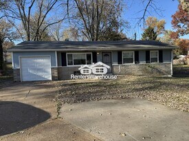 10137 Cavalier Ct in St. Louis, MO - Building Photo