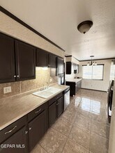 966 Geronne Dr in El Paso, TX - Building Photo - Building Photo