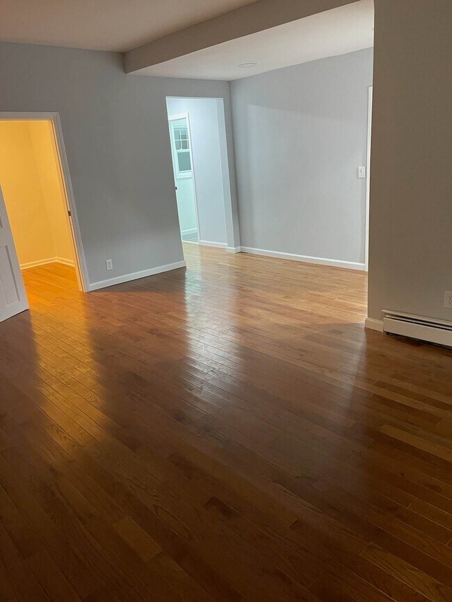 181 10th Ave Rentals in West Babylon, NY