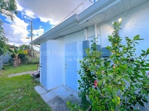 3026 2nd St in Ft. Myers, FL - Building Photo - Building Photo
