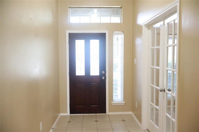 21590 Kings Bend Dr in Kingwood, TX - Building Photo - Building Photo