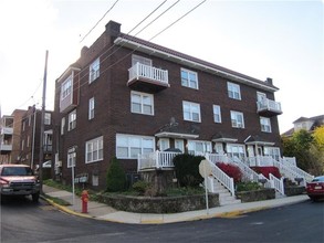 501 Jackson Ave in Vandergrift, PA - Building Photo - Building Photo