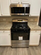 12 Gail Ct in Lake In The Hills, IL - Building Photo - Building Photo