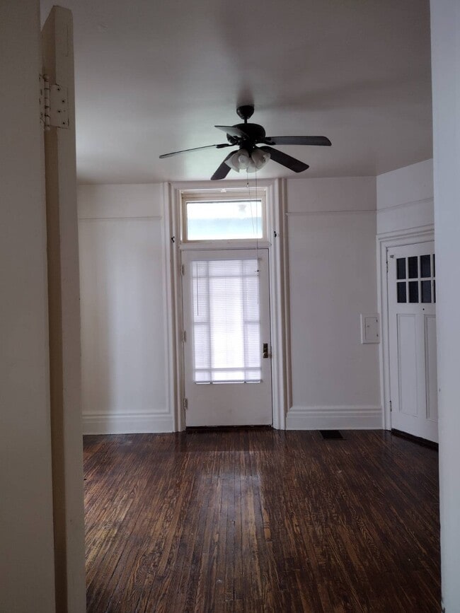 property at 206 W Embargo St