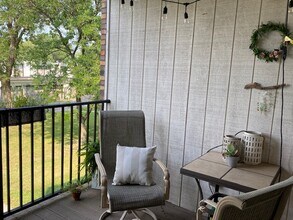 12974 Nicollet Ave, Unit 201 in Burnsville, MN - Building Photo - Building Photo