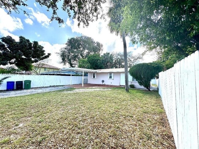 property at 525 NW 15th Terrace