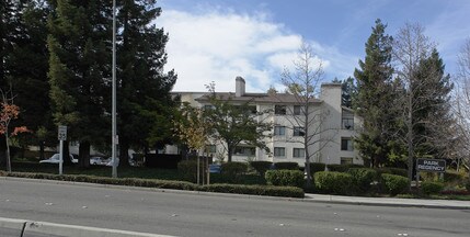 39951-39993 Fremont Blvd in Fremont, CA - Foto de edificio - Building Photo