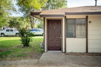 1322 S Vine St in Wichita, KS - Building Photo - Building Photo