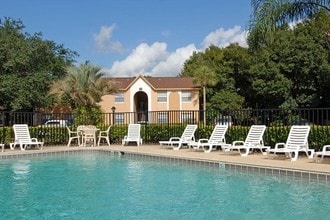 Spring Garden Apartments in DeLand, FL - Foto de edificio - Building Photo