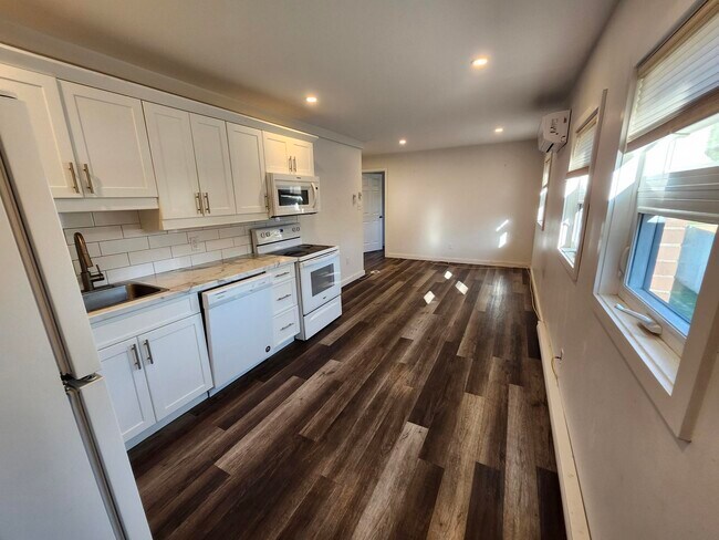 property at 84 Dufferin Ave