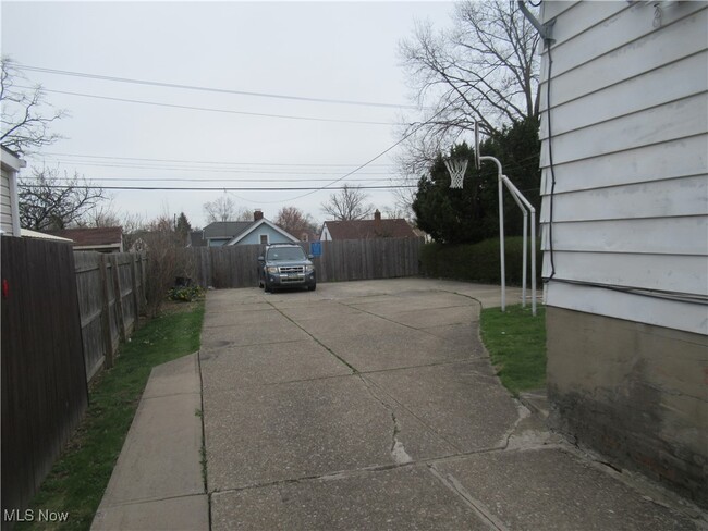 2506 Fortune Ave in Parma, OH - Building Photo - Building Photo