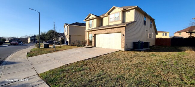 5823 Bridle Bnd in San Antonio, TX - Building Photo - Building Photo