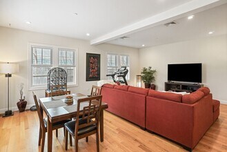 141 Harvey St, Unit 1 in Cambridge, MA - Building Photo - Building Photo