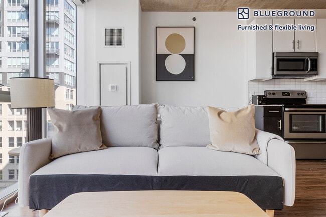 601 W Jackson Blvd in Chicago, IL - Foto de edificio - Building Photo